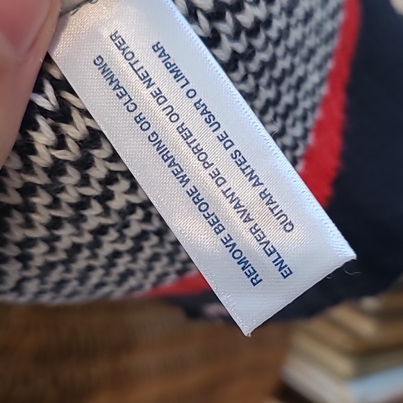 NWOT Tommy Hilfiger Winter Scarf - Picture 6 of 7